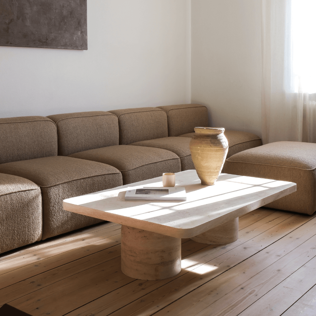 "Få et sofistikert look med beige marmor sofaborde